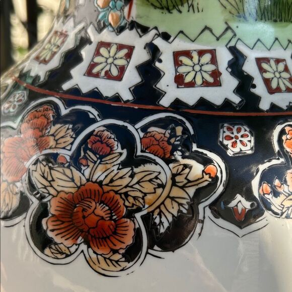 Vintage 25.5" Large Chinese Vase Geishas Hand Painted Porcelain Tall Chinoiserie - Picture 2 of 16